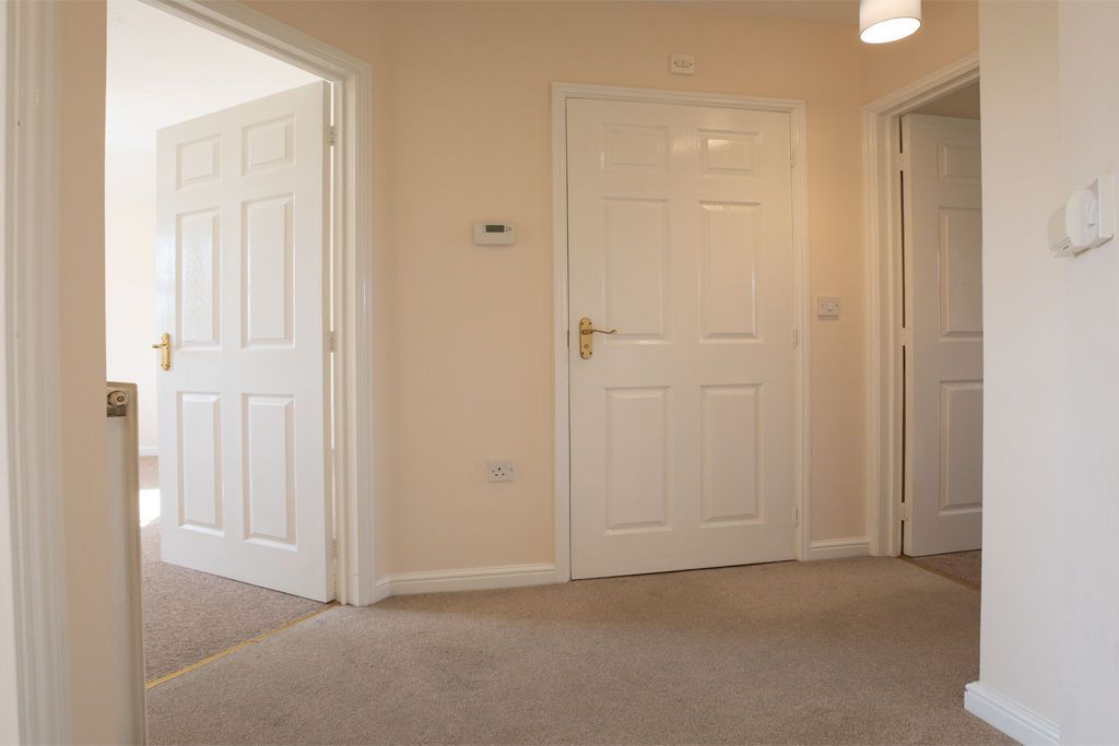 Property photo 2 of 10 Photo 3