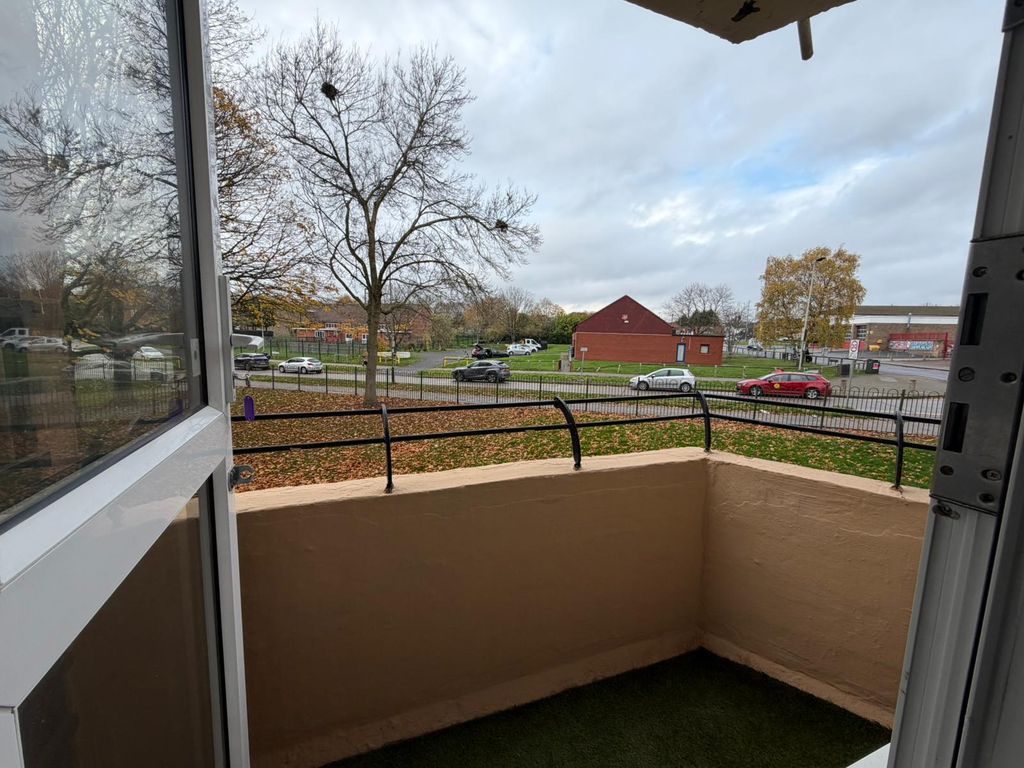 Property photo 3 of 10 Whatsapp Image 2025-11-06 At 13.29.29 (3)