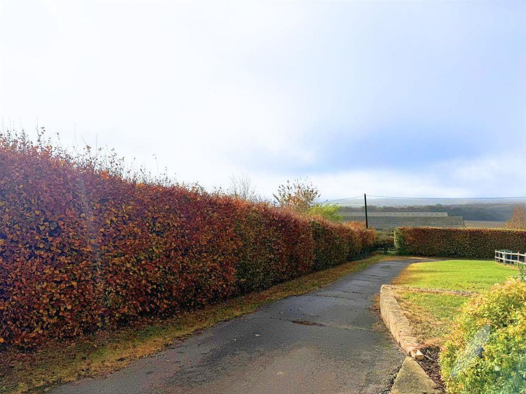 Property photo 2 of 11 Untitled Design (2).Jpg