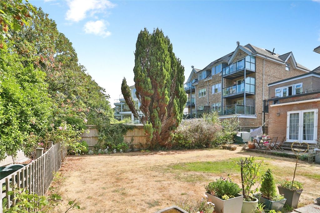 Property photo 1 of 15 Picture No. 16