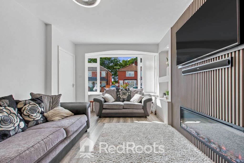 Property photo 2 of 22 5183573