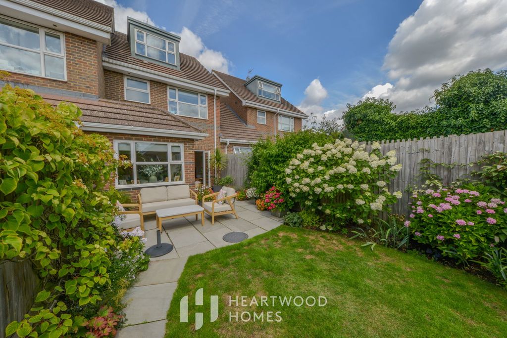 Property photo 2 of 18