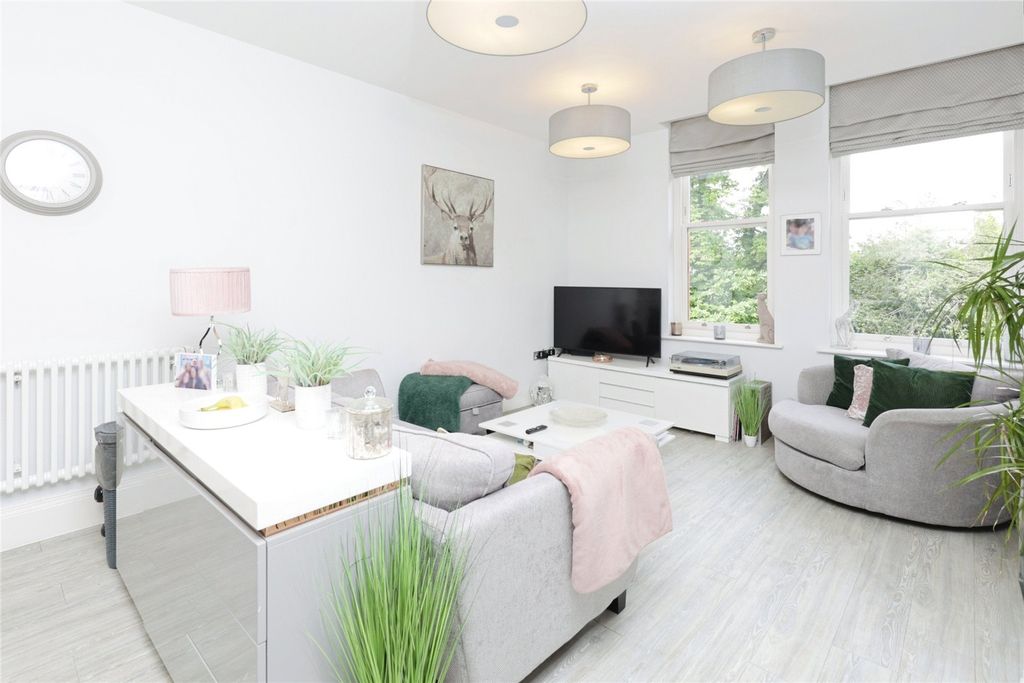 Property photo 2 of 16 Picture No. 01