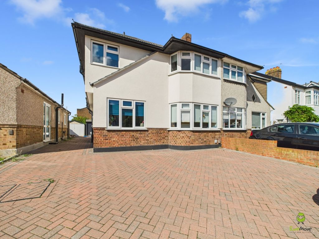 Property photo 1 of 12 Presented By Nicoleta At Ewemove Bexleyheath And