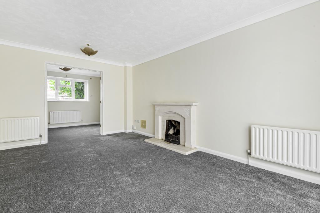 Property photo 2 of 4 Living Room