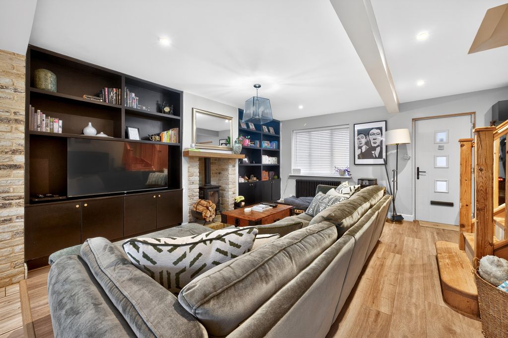 Property photo 2 of 30