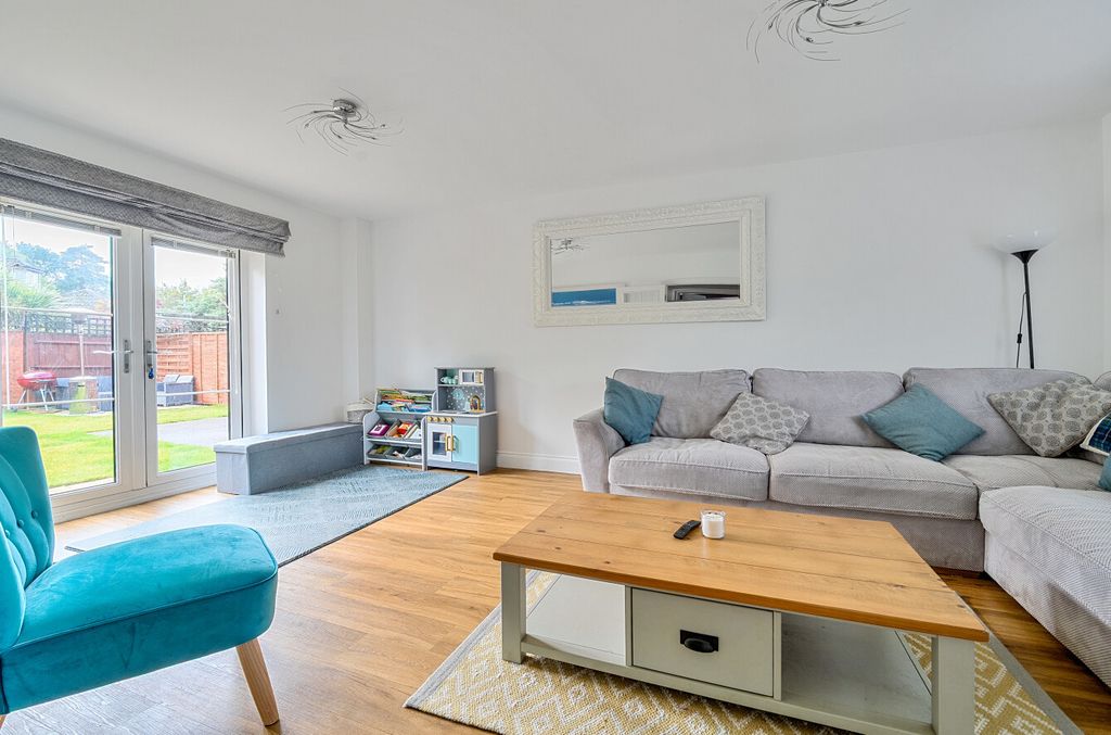 Property photo 3 of 14 1349720-13-68c176...