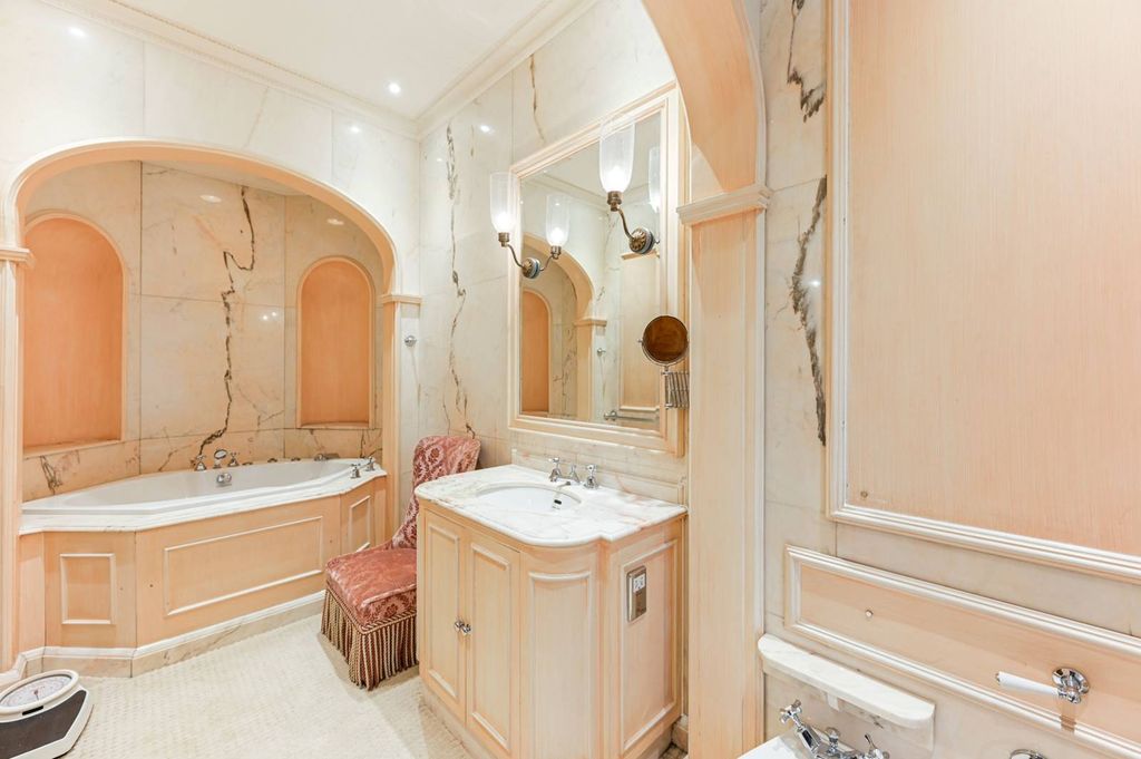 Additional image 43 of 6 bed terraced house to rentUpper Grosvenor Street, Mayfair, London W1K