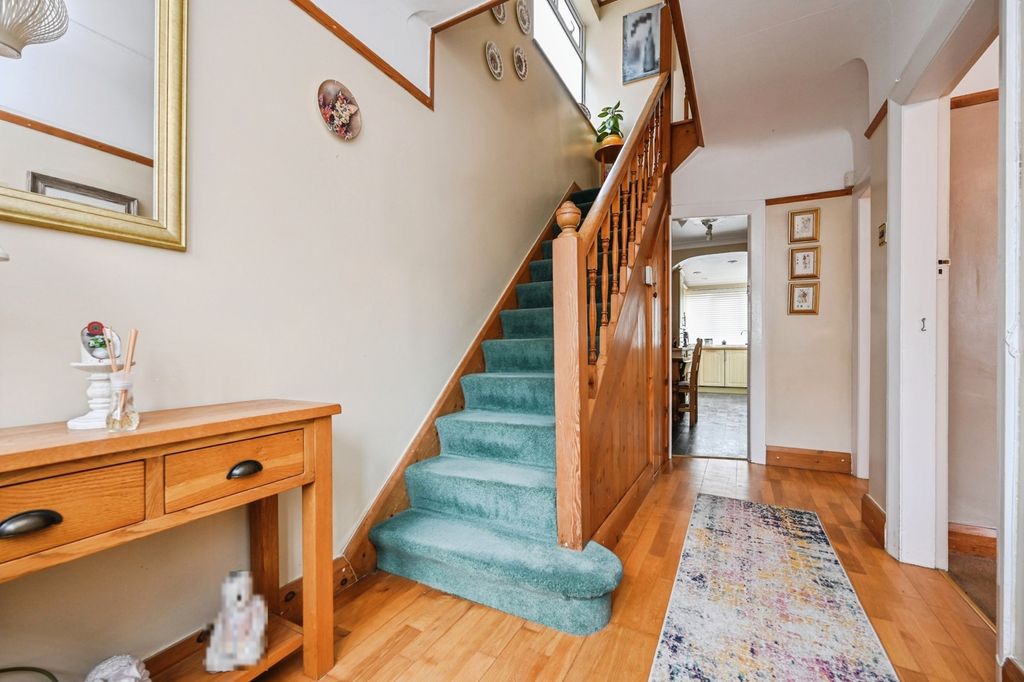 Property photo 2 of 15 Pbox-Img.Jpg