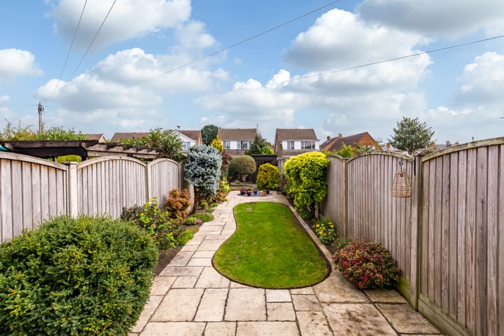 Property photo 2 of 14 54 Willoughby Road (5)