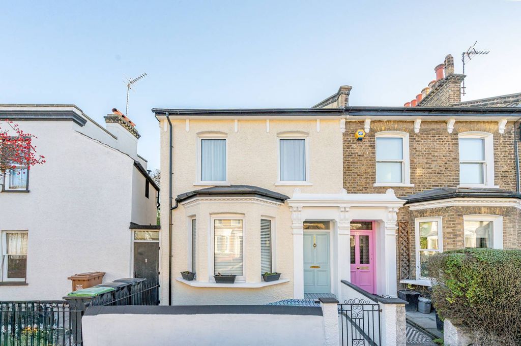 Property photo 1 of 33