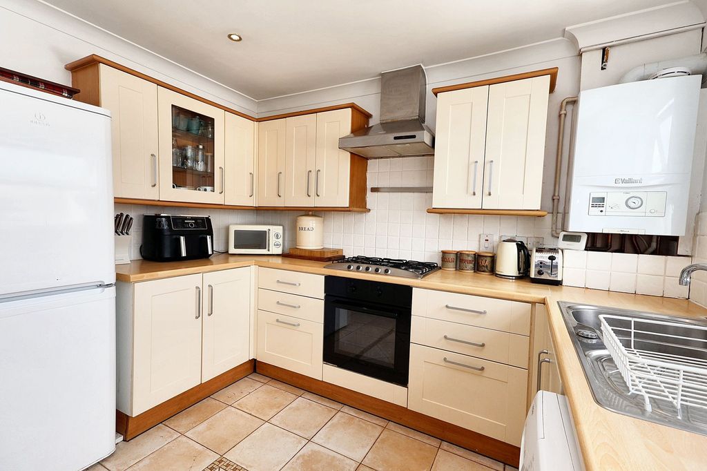 Property photo 2 of 15 Kitchen
