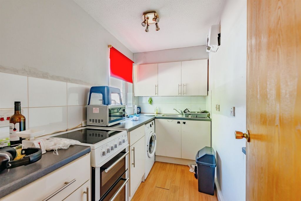 Property photo 2 of 9