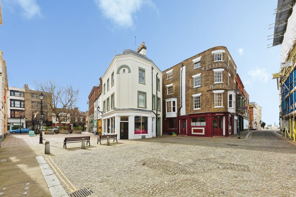 Property photo 1 of 16 Pbox-Img.Jpg