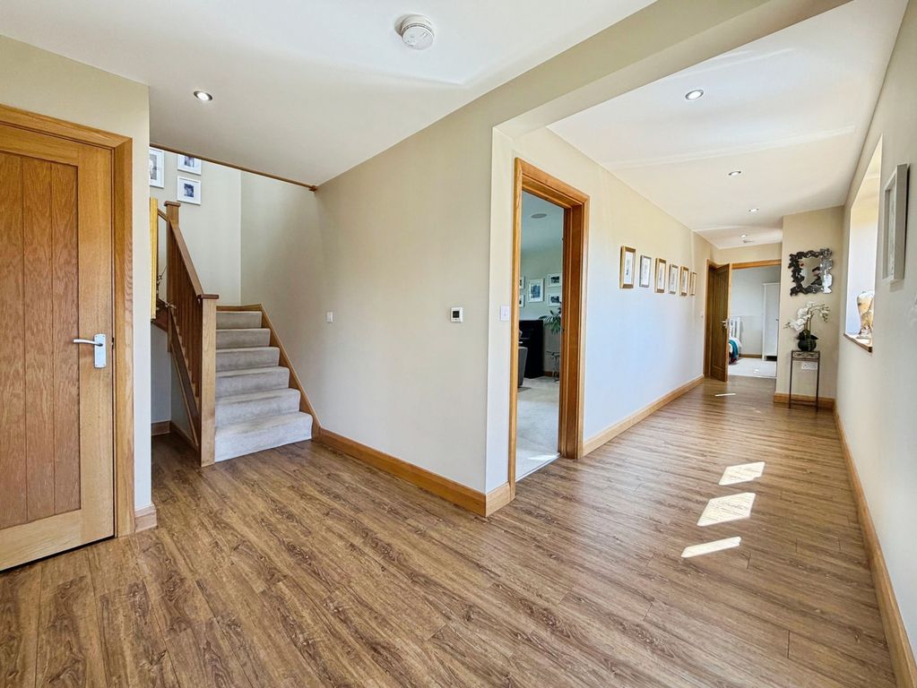 Property photo 2 of 26