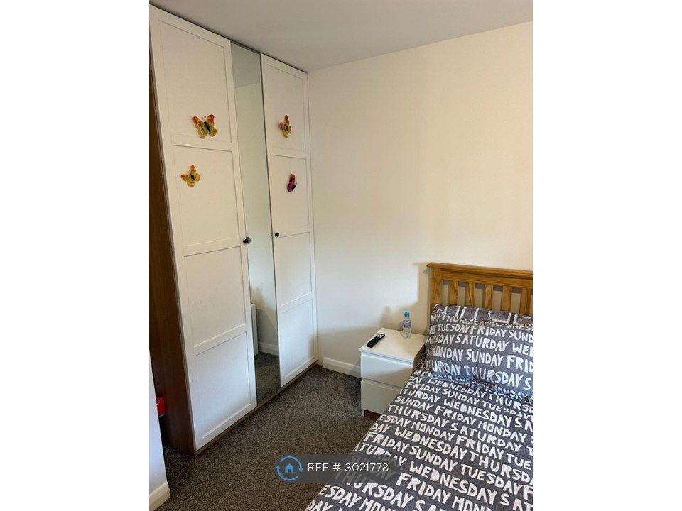Property photo 2 of 18 Bedroom 2