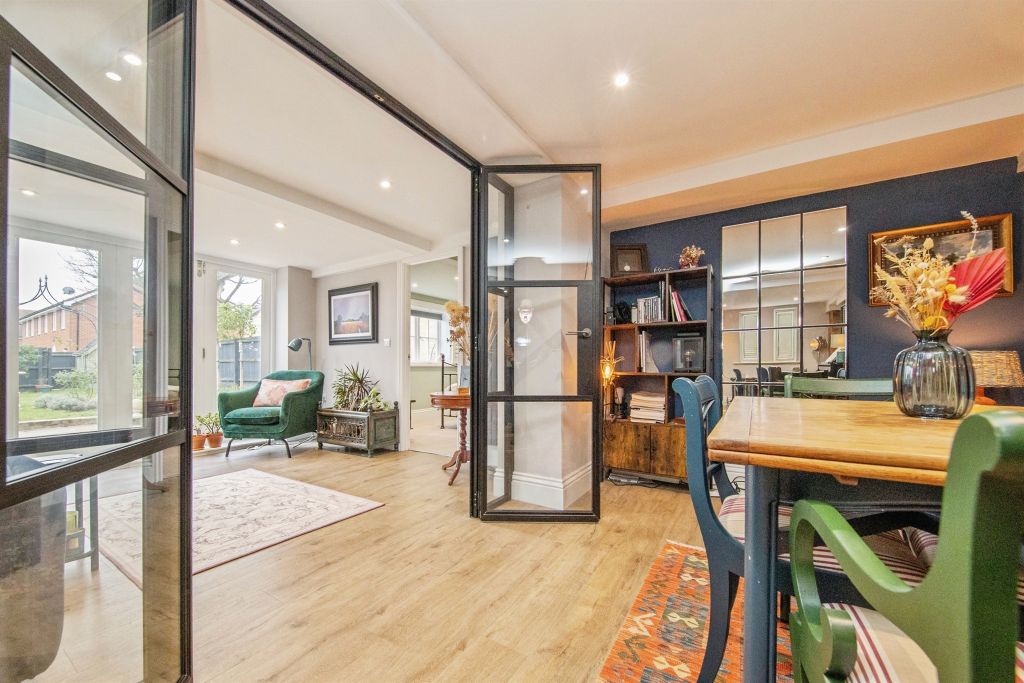 Property photo 2 of 20