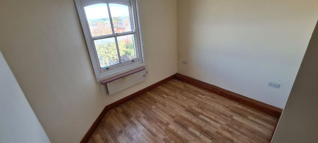 Property photo 1 of 4