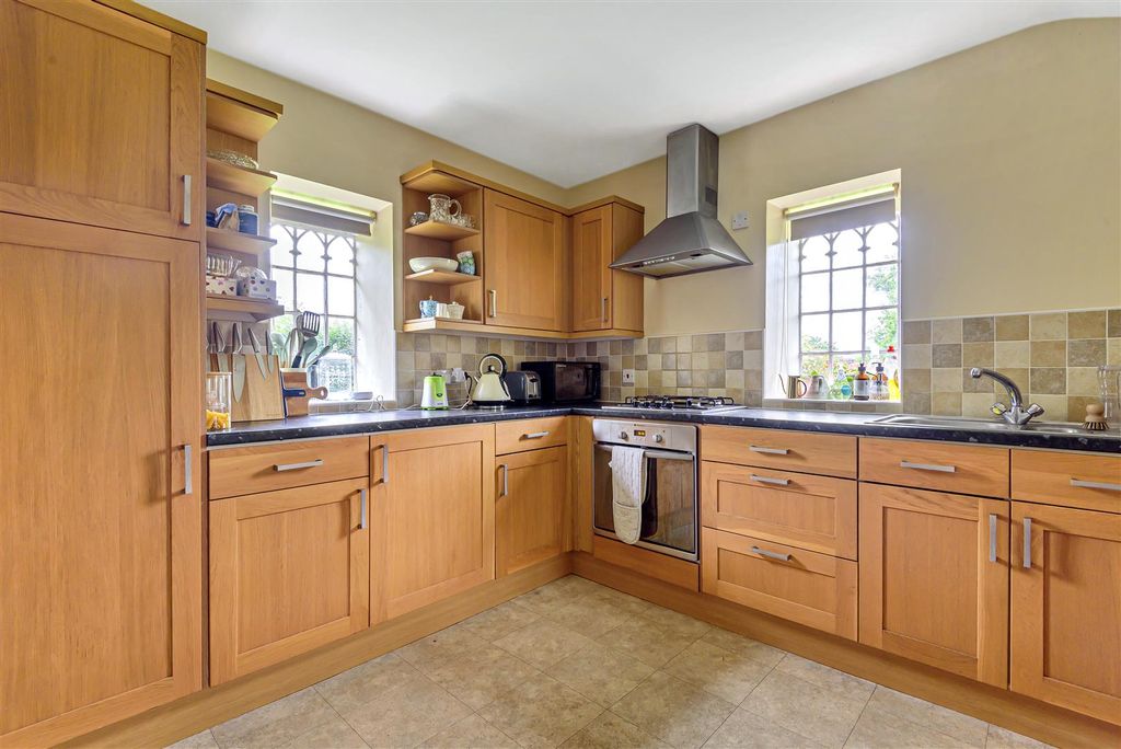Property photo 3 of 16 853579 (4).Jpg