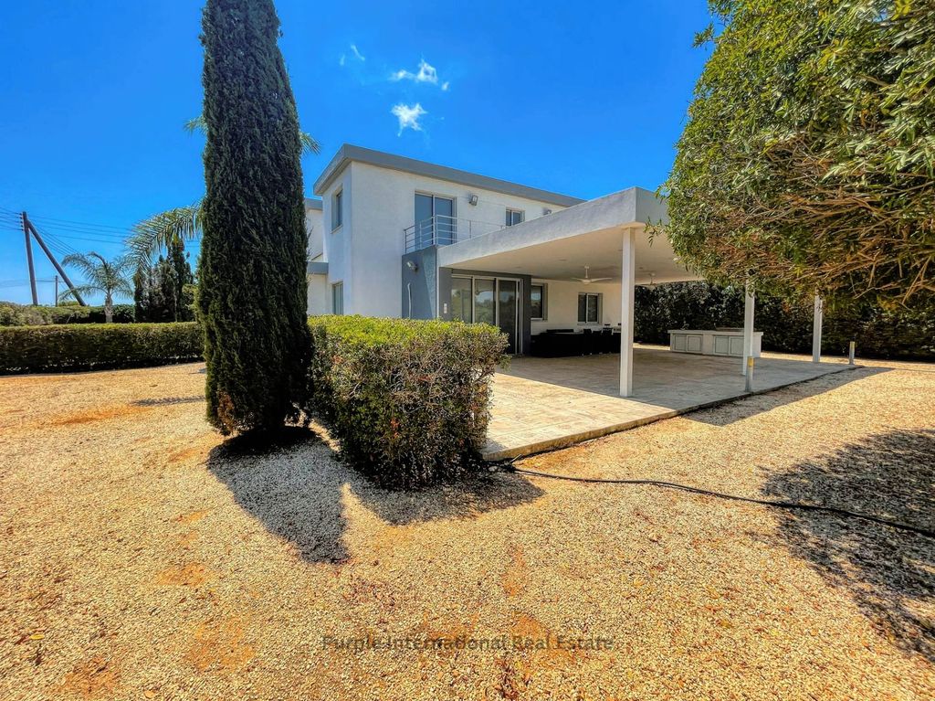 Property photo 2 of 35