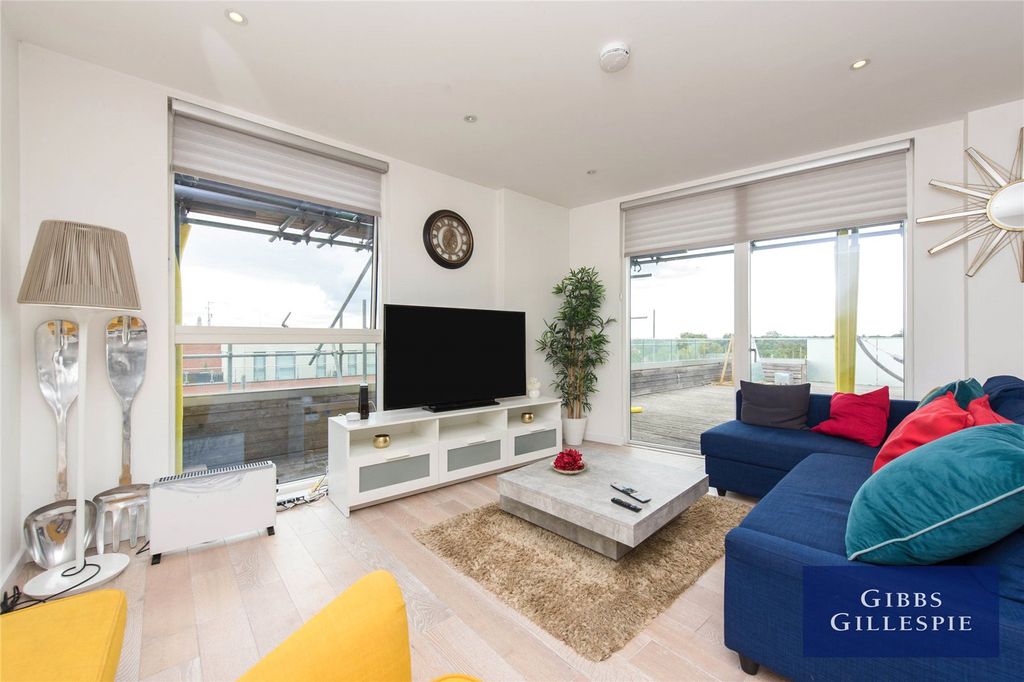 Property photo 2 of 10 Picture No. 11