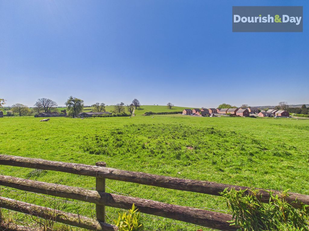 Property photo 3 of 34