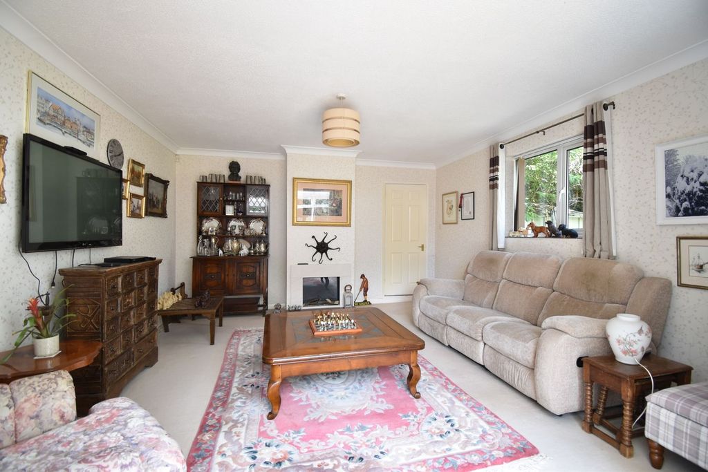 Property photo 3 of 14
