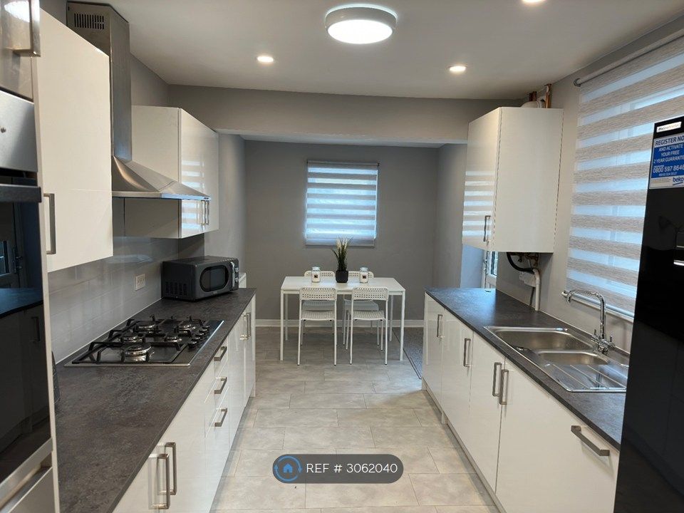 Property photo 2 of 6 Central Kitchen