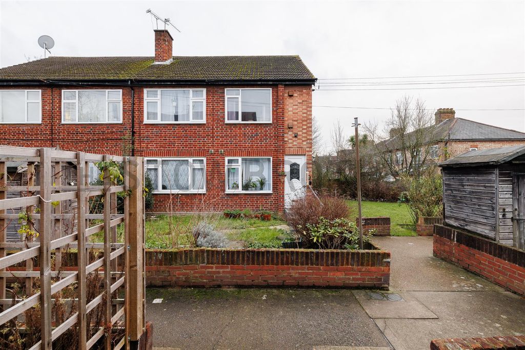 Property photo 1 of 17