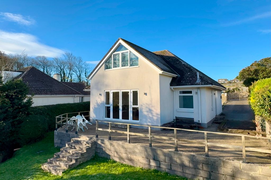 Property photo 1 of 18