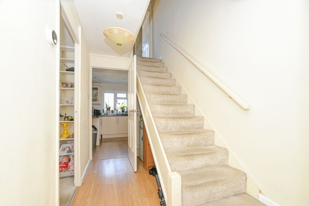 Property photo 3 of 20