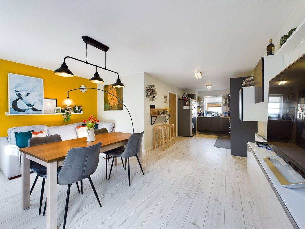 Property photo 2 of 18 Kitchen Diner 2