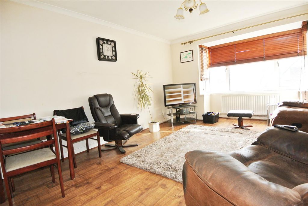 Property photo 2 of 6