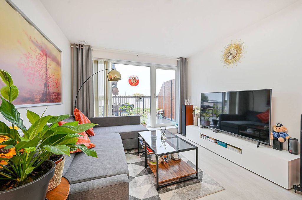 Property photo 3 of 8