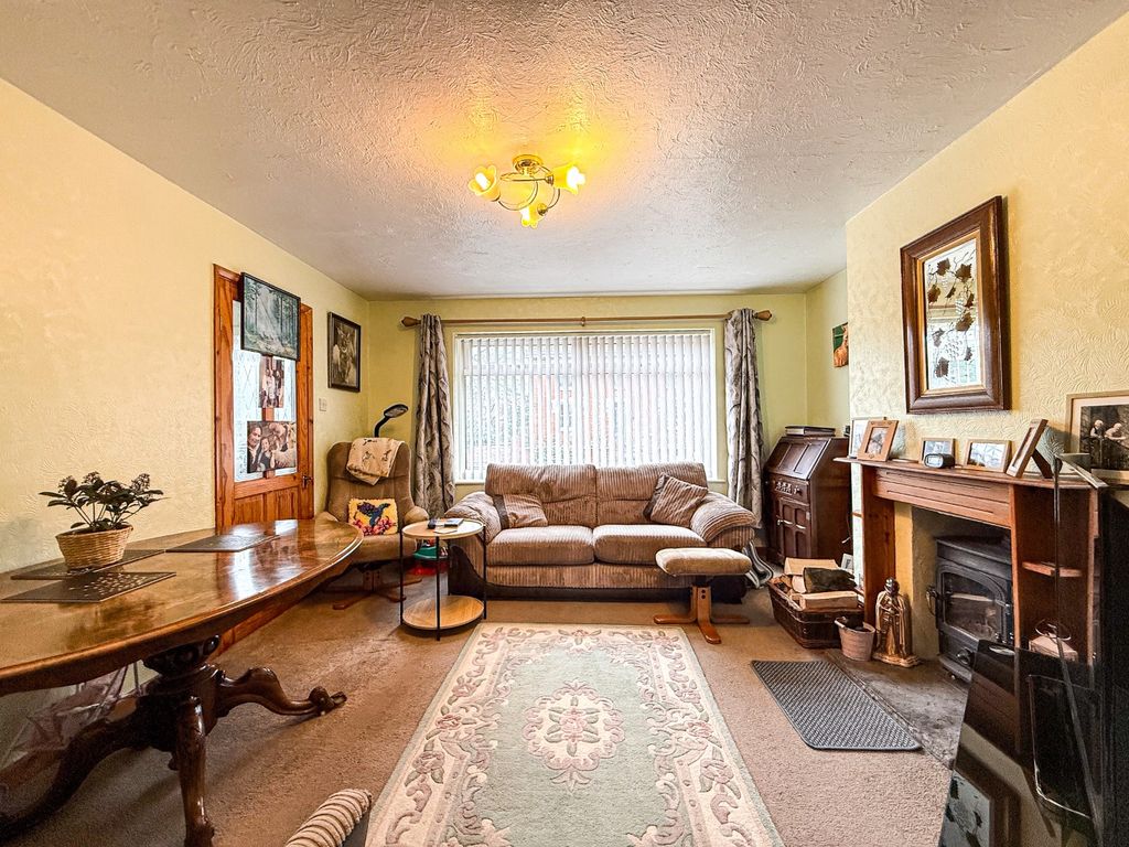 Property photo 2 of 16 4932715