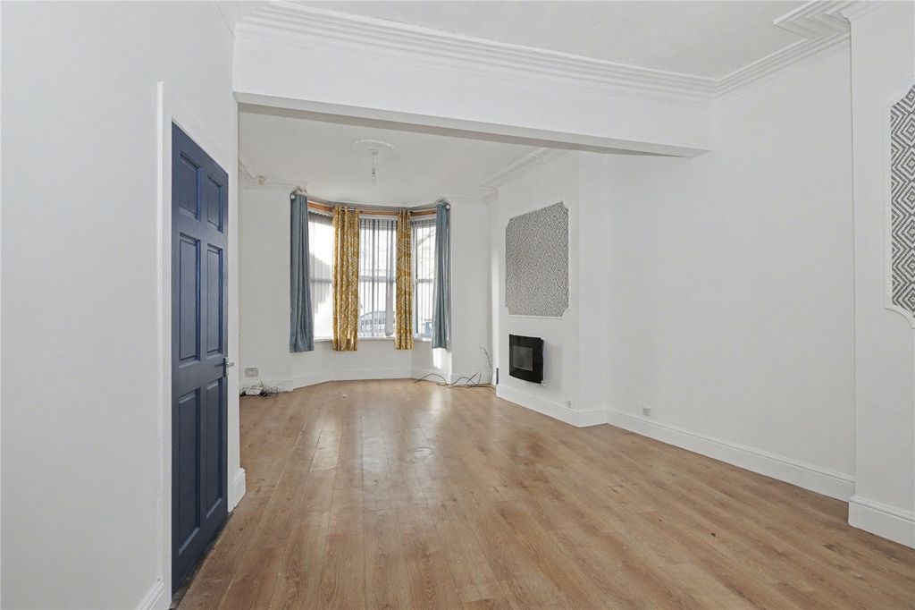 Property photo 2 of 10 Picture No. 02