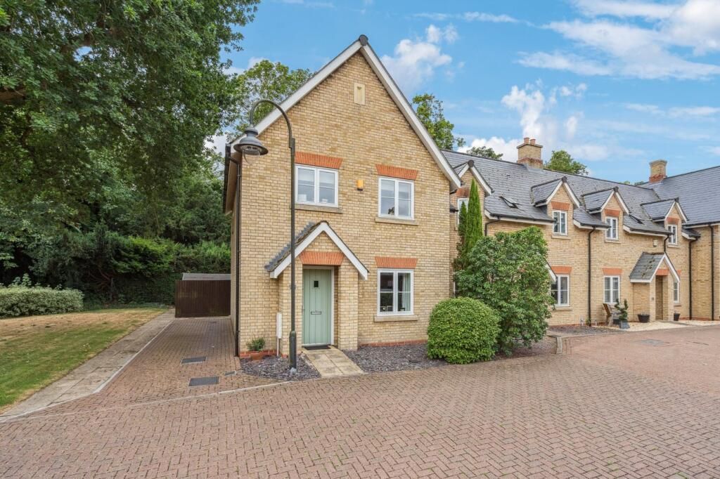 Property photo 1 of 11 A Well Presented Three Bedroom Property In Stuart Court, Tempsford, Sandy, Sg19
