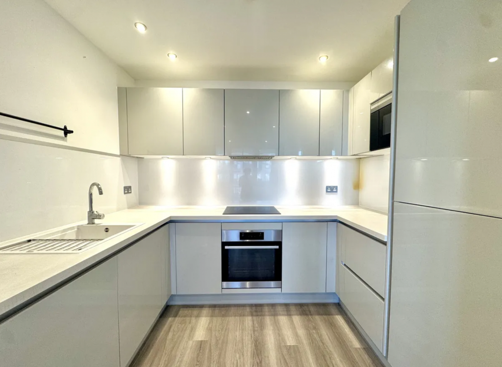 Property photo 1 of 4 1 Bed Flat To Rent Ashwell House, Southall Ub2