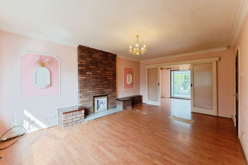 Property photo 2 of 20