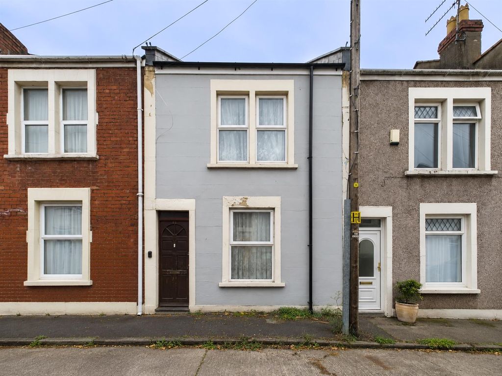 Property photo 1 of 12 1 - Two Bedroom House In Victoria Park.Png