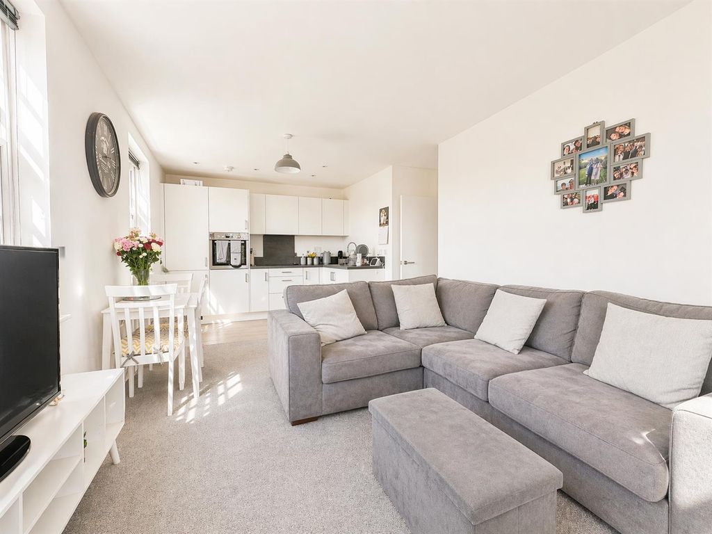 Property photo 3 of 11 Living Space  1.Png