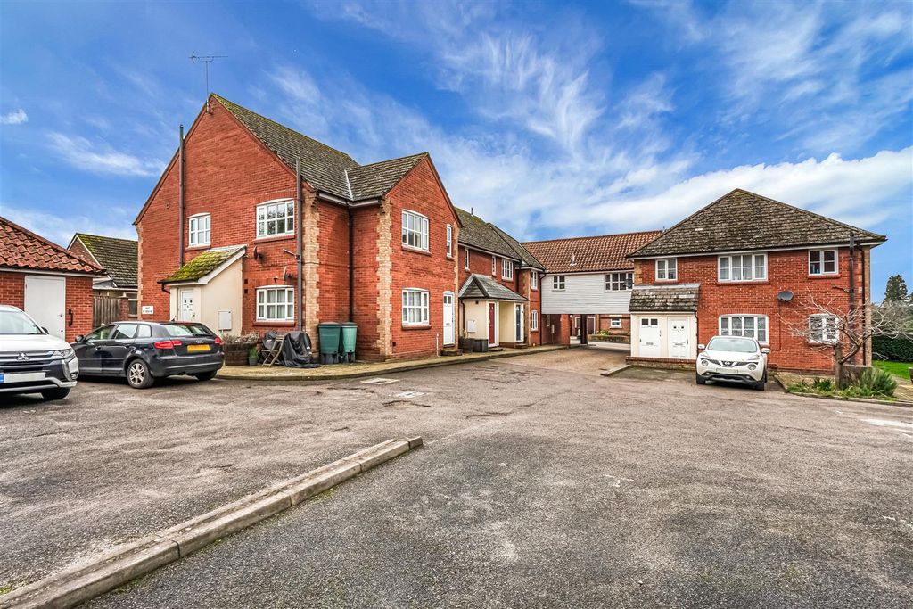 Property photo 1 of 9 External