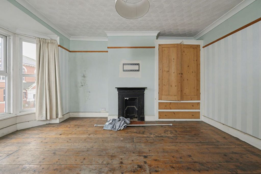 Property photo 3 of 7