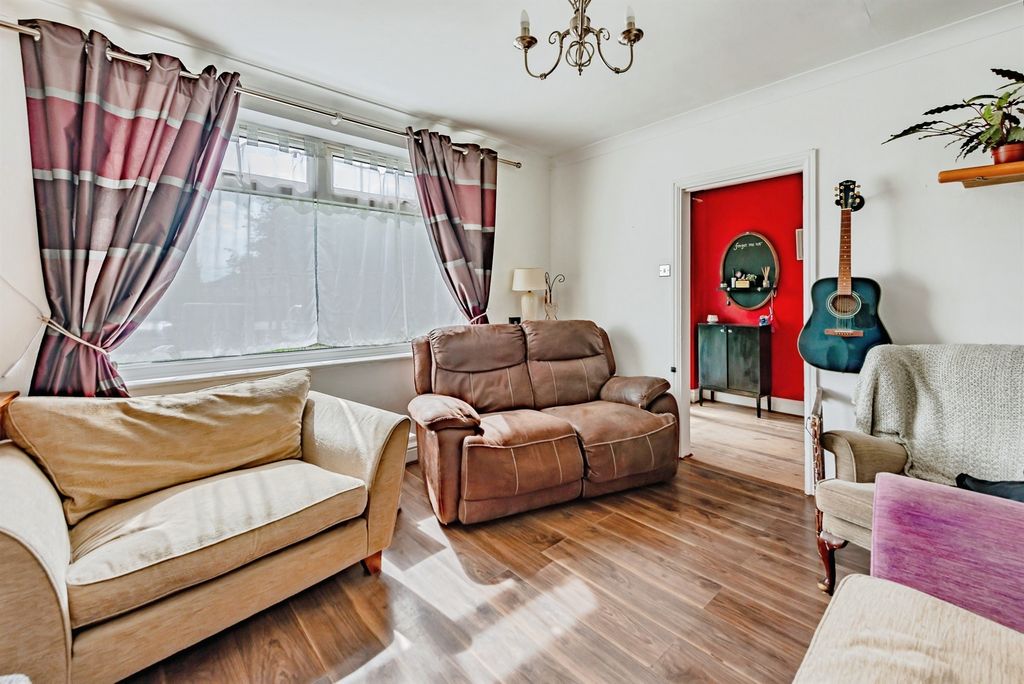 Property photo 3 of 14