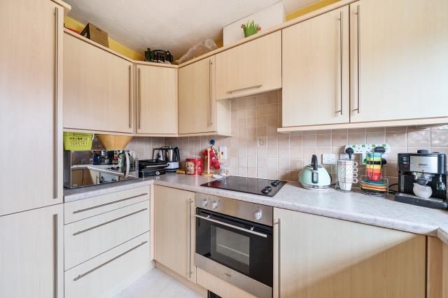 Property photo 2 of 8 Kitchen