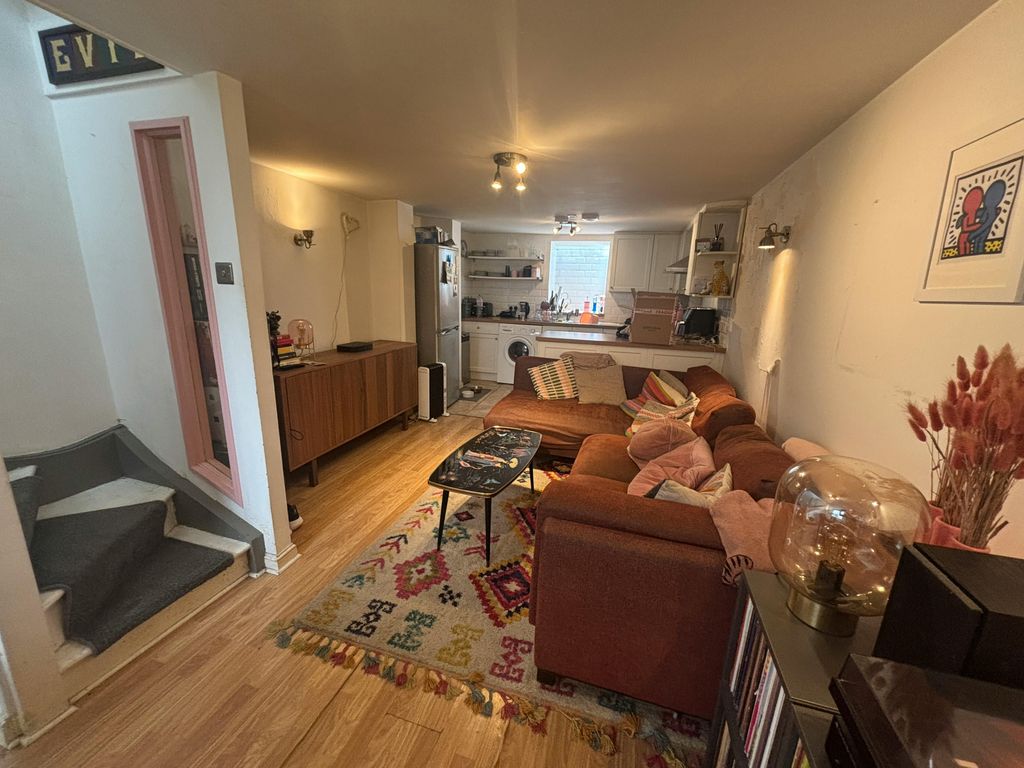 Property photo 3 of 11 Img_0033.Jpg