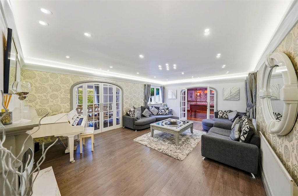 Property photo 3 of 44 Photos-18.Jpg