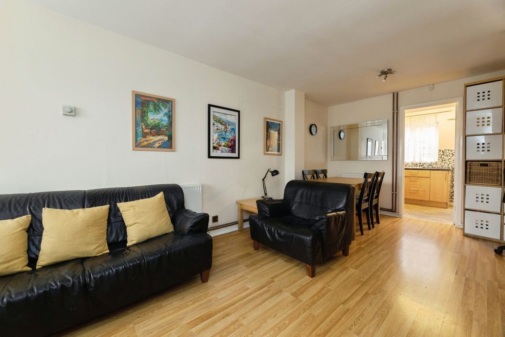 Property photo 3 of 17 Pbox-Img.Jpg