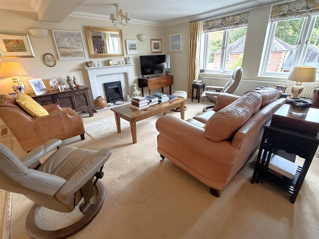 Property photo 2 of 13 Sitting Room.Jpeg