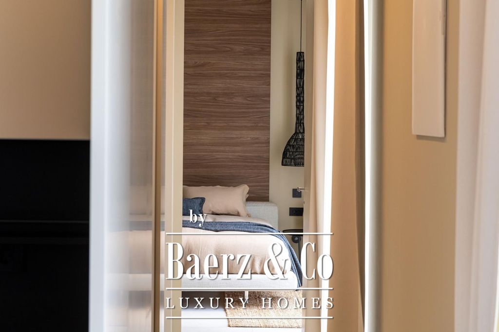 Property photo 2 of 35